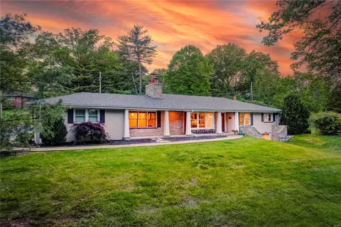 133 Dietrich Rd, Ballwin, MO 63021