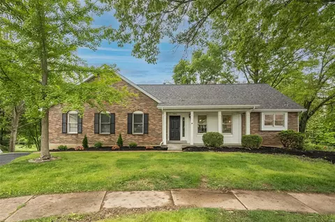 1964 Farm Valley Dr, Chesterfield, MO 63017
