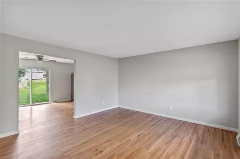 Living - 23 Saali Dr, O'fallon, MO 63366 photo 3 of 5