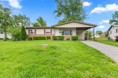 Exterior - 23 Saali Dr, O'fallon, MO 63366 photo 2 of 4