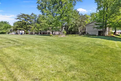 Exterior - 1125 Jade Wind Dr, Ballwin, MO 63011 photo 10 of 10