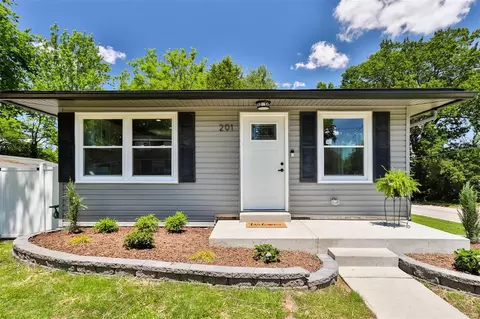 201 Eldridge Ave, Saint Louis, MO 63119