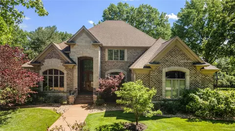 22 N Walling Dr, Saint Louis, MO 63141