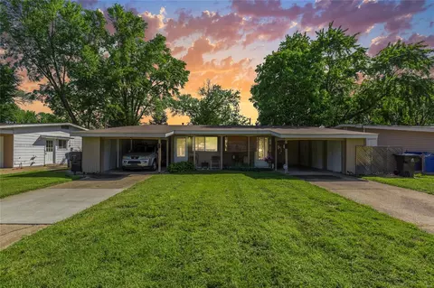 860 Loyola Dr, Florissant, MO 63031