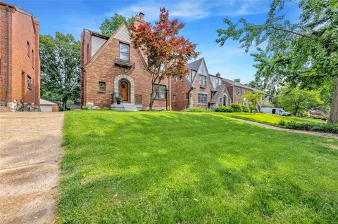 7811 Cornell Ave, Saint Louis, MO 63130