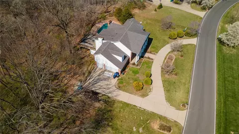 9 Oak Bluff Dr, Lake Saint Louis, MO 63367