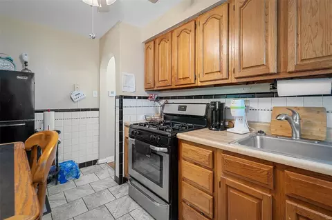 Kitchen - 6336 Everett Dr, Berkeley, MO 63134 photo 2 of 2