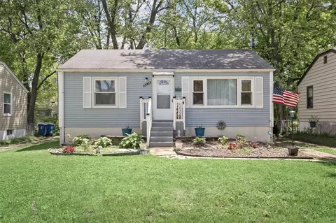6336 Everett Dr, Berkeley, MO 63134