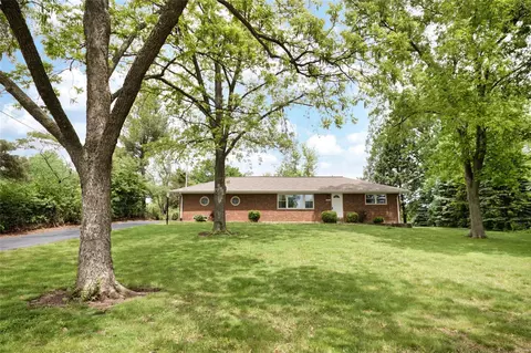 4925 Ringer Rd, Saint Louis, MO 63129