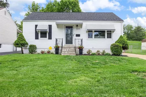 10636 St Francis Ln, Saint Ann, MO 63074