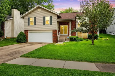 1344 Culpepper Ridge Dr, Ballwin, MO 63021