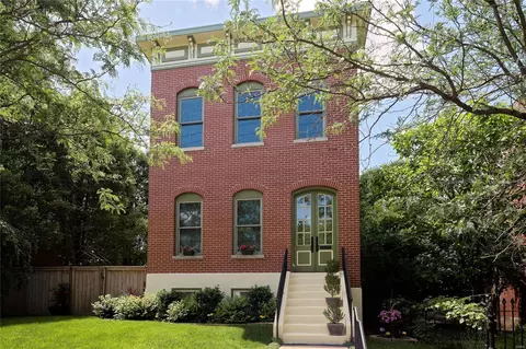 1103 Dolman St, Saint Louis, MO 63104