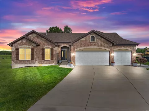 29 Swift River Ct, O'fallon, MO 63366