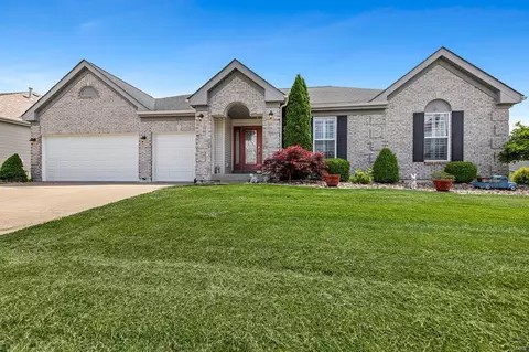 346 Pointe Loma Blvd, Lake Saint Louis, MO 63367