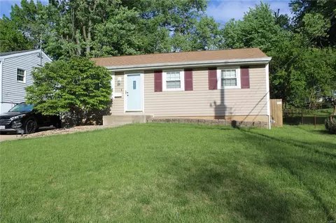 3502 High Dr, Saint Ann, MO 63074