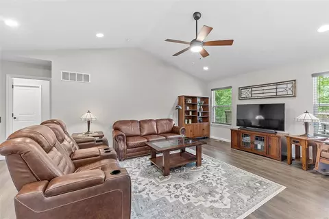 528 Brookside Forest Ct, O'fallon, MO 63366 photo 6
