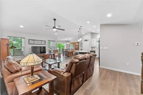 528 Brookside Forest Ct, O'fallon, MO 63366 photo 8