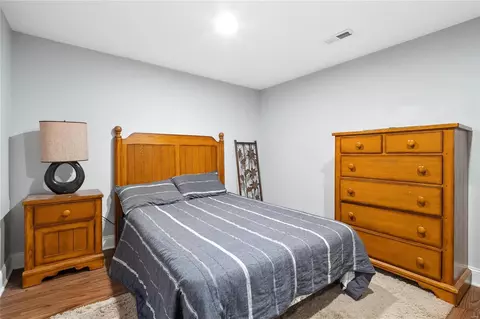 Bedroom - 334 Elmcrest Dr, Ballwin, MO 63011 photo 6 of 10