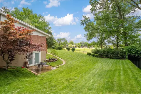 Exterior - 334 Elmcrest Dr, Ballwin, MO 63011 photo 8 of 18