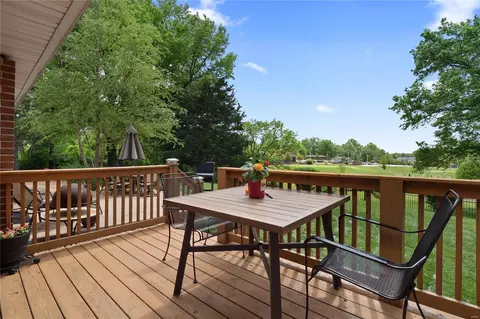 Exterior - 334 Elmcrest Dr, Ballwin, MO 63011 photo 10 of 18