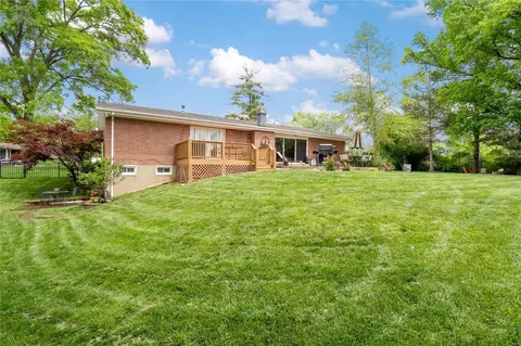 Exterior - 334 Elmcrest Dr, Ballwin, MO 63011 photo 13 of 18