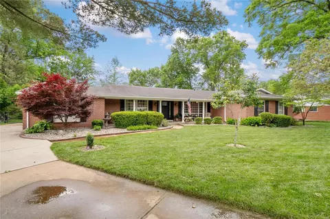 Exterior - 334 Elmcrest Dr, Ballwin, MO 63011 photo 18 of 18