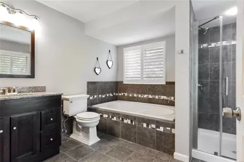 Bath - 334 Elmcrest Dr, Ballwin, MO 63011 photo 3 of 5