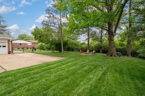 Exterior - 334 Elmcrest Dr, Ballwin, MO 63011 photo 15 of 18