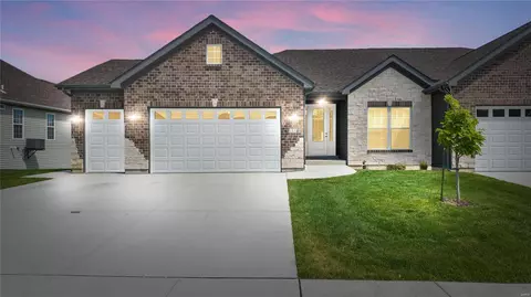 105 Savannah Ter, Wentzville, MO 63385