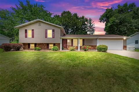 40 Park Charles Blvd S, Saint Peters, MO 63376