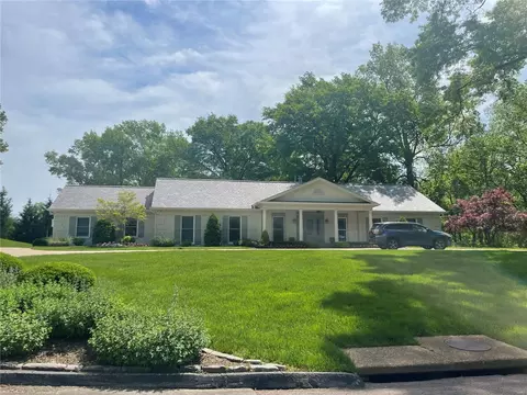 1864 Woodmark Rd, Saint Louis, MO 63131