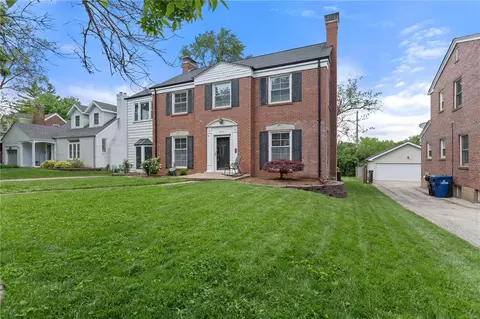 8015 Stanford Ave, Saint Louis, MO 63130