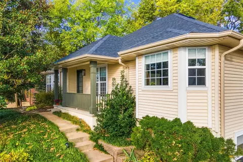 153 Baker Ave, Saint Louis, MO 63119