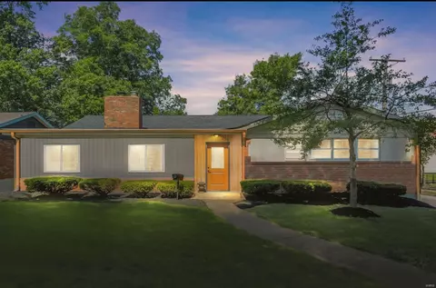 853 Barkley, Saint Louis, MO 63130