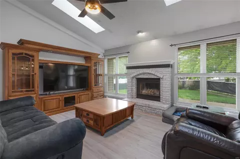 Living - 2811 Carters Grv, O'fallon, MO 63368 photo 2 of 2