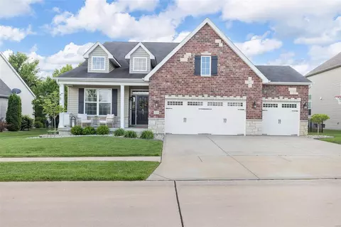 740 Magnolia Trails Ln, Saint Peters, MO 63376