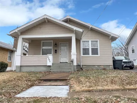 2204 Mclaran Ave, Saint Louis, MO 63136