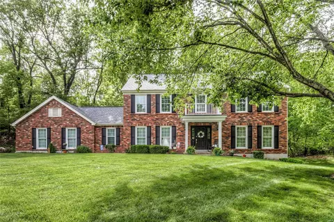 715 Forsheer Ct, Chesterfield, MO 63017