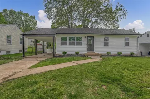 4008 Dolbil Dr, Saint Louis, MO 63125