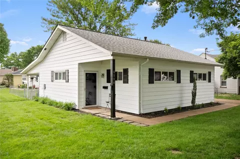 8004 Waddell Ave, Saint Louis, MO 63125