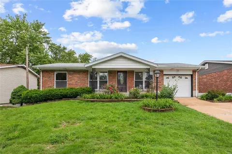 3937 Rodapa Dr, Saint Louis, MO 63125