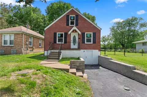 7030 Florence Pl, Saint Louis, MO 63136