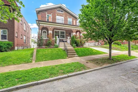 4957 Holly Hills Ave, Saint Louis, MO 63109