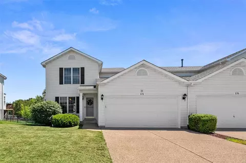578 Donna Marie Dr, Wentzville, MO 63385