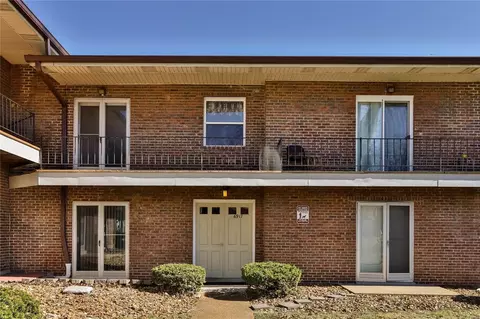 6917 Colonial Woods Dr #9, Saint Louis, MO 63129