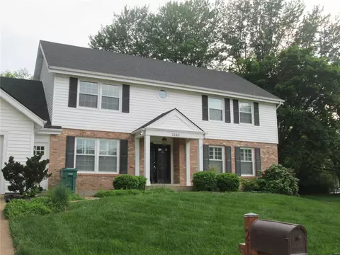 2168 Fairway Bnd, Chesterfield, MO 63017