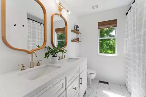 Bath - 260 Pheasant Point Blvd, O'fallon, MO 63368 photo 2 of 4