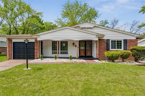 2255 Wheatfield Dr, Florissant, MO 63033