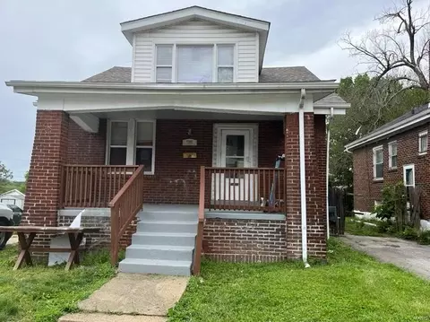 1205 Gregan Pl, Saint Louis, MO 63133