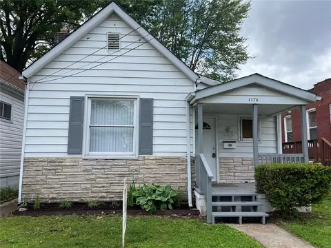 4176 Schiller Pl, Saint Louis, MO 63116
